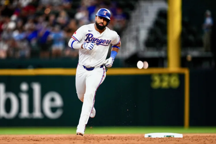 Pederson homers twice, Rangers over Mariners 7-3